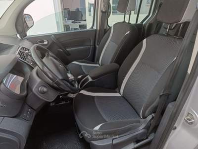 Renault Kangoo 1.5 dCi 110CV 5 porte Stop & Start Life N1 MAXI Grigio usata Striano