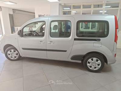 Renault Kangoo 1.5 dCi 110CV 5 porte Stop & Start Life N1 MAXI Grigio usata Striano