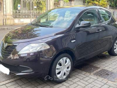 Lancia Ypsilon - 1.2 BENZINA - 5 PORTE - ANCHE PER NEOPATENTATI Lilla usata Varese