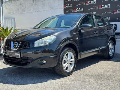 Nissan Qashqai DPF Tekna Nero usata Giugliano in Campania