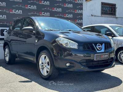 Nissan Qashqai DPF Tekna Nero usata Giugliano in Campania