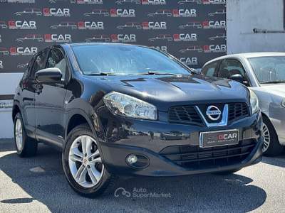 Nissan Qashqai DPF Tekna Nero usata Giugliano in Campania