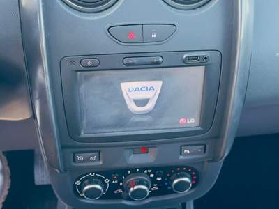Dacia Duster S&S 4x2 Serie Speciale Brave Bianco usata Massarosa