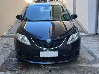 Lancia Ypsilon 5 porte S&S Gold Nero usata Triggiano