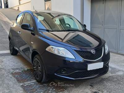 Lancia Ypsilon 5 porte S&S Gold Nero usata Triggiano Lancia Ypsilon 5 porte S&S Gold Nero usata Triggiano
