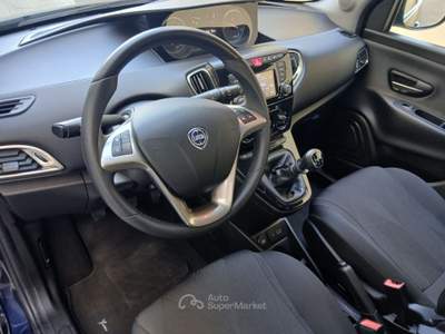 Lancia Ypsilon 5 porte S&S Gold Nero usata Triggiano