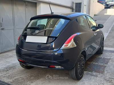 Lancia Ypsilon 5 porte S&S Gold Nero usata Triggiano