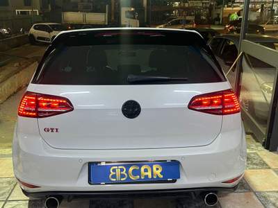 Volkswagen Golf Vendo Volkswagen golf gti in perfetto stato con stage 2 completo usata Parete
