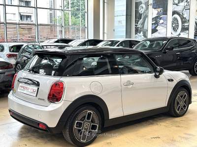 MINI Cooper Full Electric-LED-17"-Keyless-ACC-Navi-Camera Lilla usata Paderno Dugnano