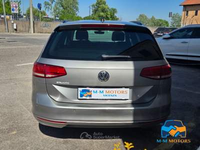 Volkswagen Passat 2.0 tdi Highline 150cv Argento usata vicenza