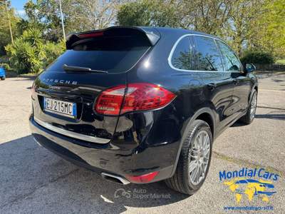 Porsche Cayenne Cayenne II 2011 3.0 V6 tdi tiptronic Nero usata San Gregorio Magno