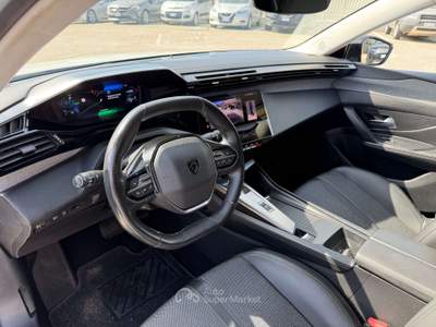 Peugeot 308 308 III 2021 1.6 hybrid phev Allure Pack 180cv e-eat8 Bianco usata Civita Castellana