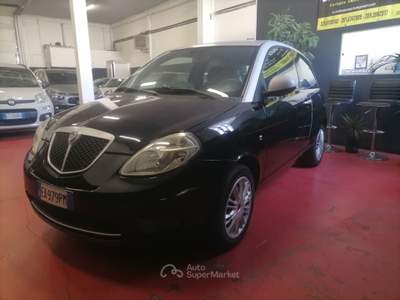 Lancia Ypsilon Lancia Ypsilon 1.4 Benzina-Gpl Allestimento Elle Ecochic Nero usata Cinisello Balsamo