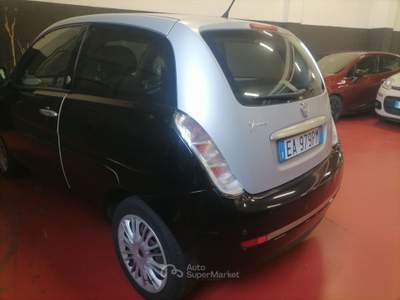 Lancia Ypsilon Lancia Ypsilon 1.4 Benzina-Gpl Allestimento Elle Ecochic Nero usata Cinisello Balsamo