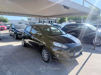 Ford Fiesta 5 porte Titanium Nero usata Giugliano in Campania