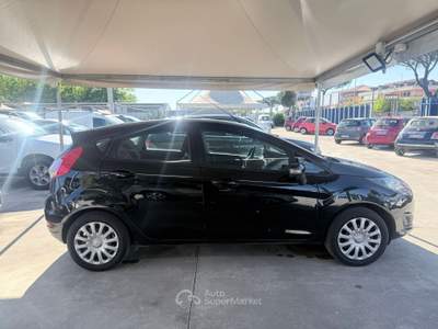 Ford Fiesta 5 porte Titanium Nero usata Giugliano in Campania