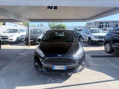 Ford Fiesta 5 porte Titanium Nero usata Giugliano in Campania