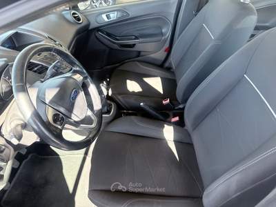 Ford Fiesta 5 porte Titanium Nero usata Giugliano in Campania