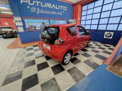 Toyota Aygo NEOPATENTATI Rosso usata Fino Mornasco