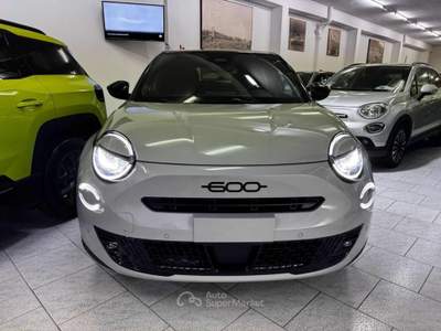 Fiat 600 Hybrid 145 CV DCT MHEV Sport Edizione Milano Corti Beige usata MESAGNE