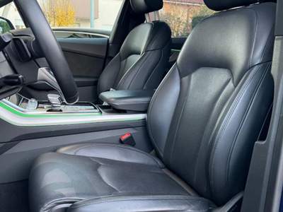 Audi Q8 50TDI S line Pano Sed ventilati ACC Matrix AppleCP Blu/Azzurro usata Rubano