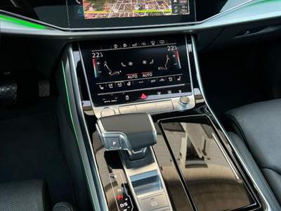 Audi Q8 50TDI S line Pano Sed ventilati ACC Matrix AppleCP Blu/Azzurro usata Rubano