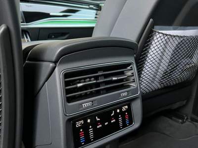Audi Q8 50TDI S line Pano Sed ventilati ACC Matrix AppleCP Blu/Azzurro usata Rubano