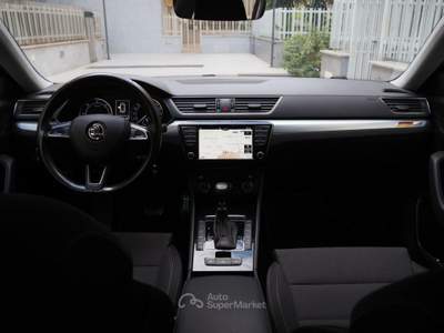 Skoda Octavia 2.0 TDI DSG Wagon Executive Grigio usata Bari