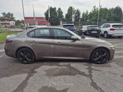 Alfa Romeo Giulia 2.2 Turbodiesel 160 CV AT8 Business Restiling Grigio usata Castegnato