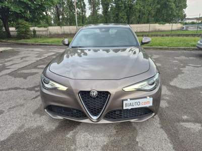 Alfa Romeo Giulia 2.2 Turbodiesel 160 CV AT8 Business Restiling Grigio usata Castegnato