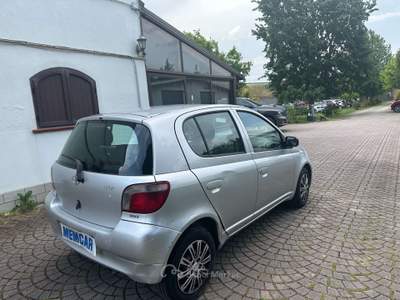 Toyota Yaris 5p 1.0 Sol IDONEA PER NEOPATENTATI Argento usata Rimini