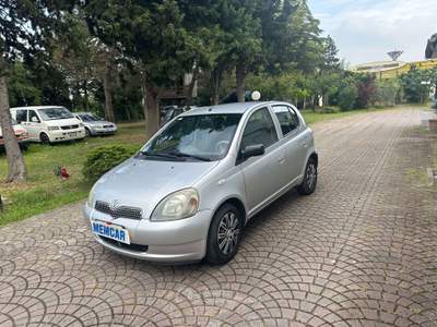 Toyota Yaris 5p 1.0 Sol IDONEA PER NEOPATENTATI Argento usata Rimini