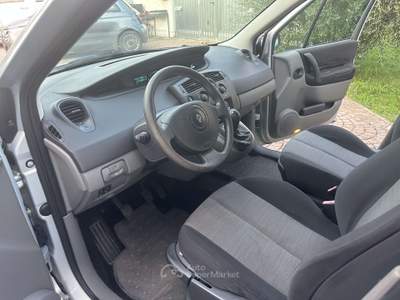 Renault Scénic 1.5 dci Confort Dynamique  IDONEA PER NEOPATENTATI Argento usata Rimini