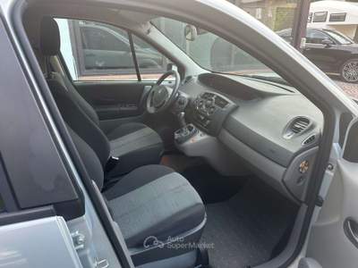 Renault Scénic 1.5 dci Confort Dynamique  IDONEA PER NEOPATENTATI Argento usata Rimini