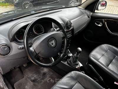 Dacia Duster 1.5 dci Laureate 4x4 110cv UNICO PROPRIETARIO Nero usata Rimini