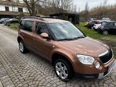 Skoda Yeti 1.6 tdi Ambition OK NEOPATENTATI UNIPROPRITARIO Bronzo usata Rimini