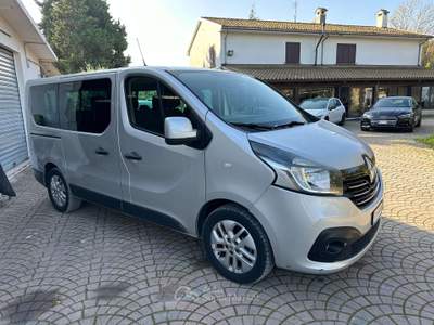 Renault Trafic 9 POSTI IVA ESPOSTA BELLISSIMO PERMUTABILE Grigio usata Rimini
