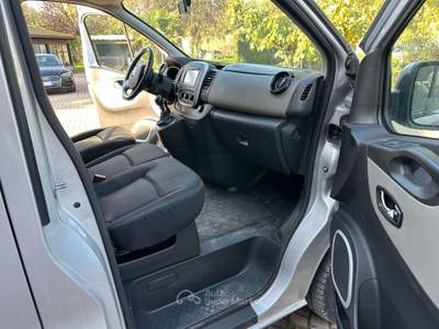 Renault Trafic 9 POSTI IVA ESPOSTA BELLISSIMO PERMUTABILE Grigio usata Rimini