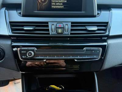 BMW Serie 2 Active Tourer 218d d Active Tourer Advantage Auto Blu/Azzurro usata Teano