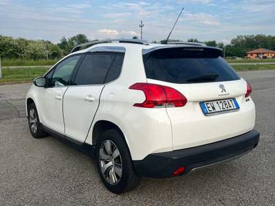 Peugeot 2008 PEUGEOT 2008 BENZINA NEOPATENTATI Bianco usata Fontaneto d'Agogna