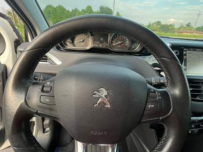 Peugeot 2008 PEUGEOT 2008 BENZINA NEOPATENTATI Bianco usata Fontaneto d'Agogna