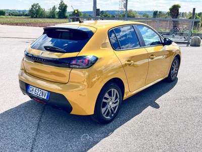 Peugeot 208 PureTech 75 Stop&Start 5 porte Active Giallo usata Pieve di Soligo