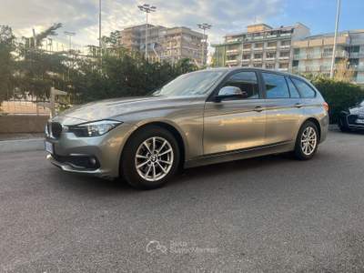 BMW Serie 3 318d 318 Serie 3 F31 2015 Touring 318d Touring Business Advantage auto Grigio usata Taranto