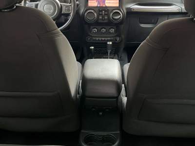 Jeep Wrangler Wrangler III 2011 2.8 crd Sport auto E5 Bianco usata Taranto