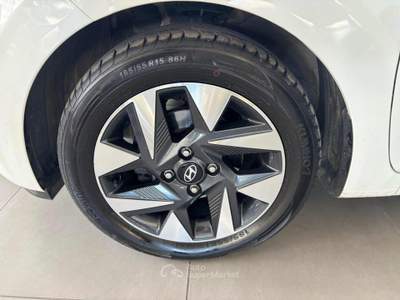 Hyundai i10 1.0 MPI Connectline Bianco usata Pesaro