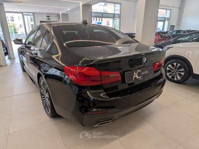 BMW Serie 5 520d d aut. Msport Nero usata Savona