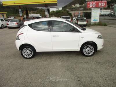 Lancia Ypsilon 0.9 t.air Gold ecochic metano 80cv GARANTITA FULL Bianco usata Ariano Irpino