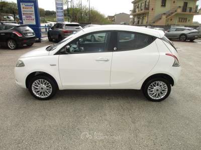Lancia Ypsilon 0.9 t.air Gold ecochic metano 80cv GARANTITA FULL Bianco usata Ariano Irpino
