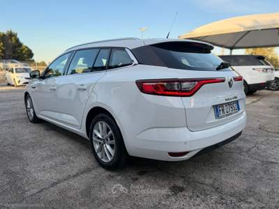 Renault Mégane Mégane Sporter dCi 8V 110 CV Energy Bus. Bianco usata Mesagne