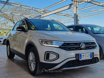 Volkswagen T-Roc Life Beige usata Altamura